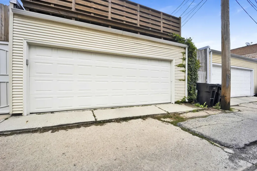 1727 West Peterson Avenue Chicago IL 60660