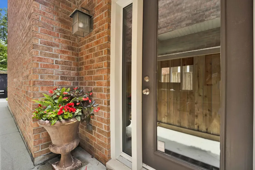 1727 West Peterson Avenue Chicago IL 60660