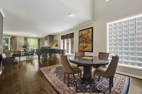 1727 West Peterson Avenue Chicago IL 60660