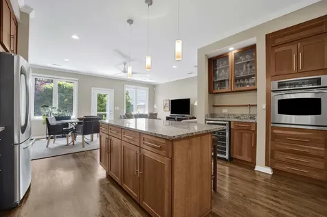 1727 West Peterson Avenue Chicago IL 60660