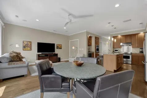 1727 West Peterson Avenue Chicago IL 60660