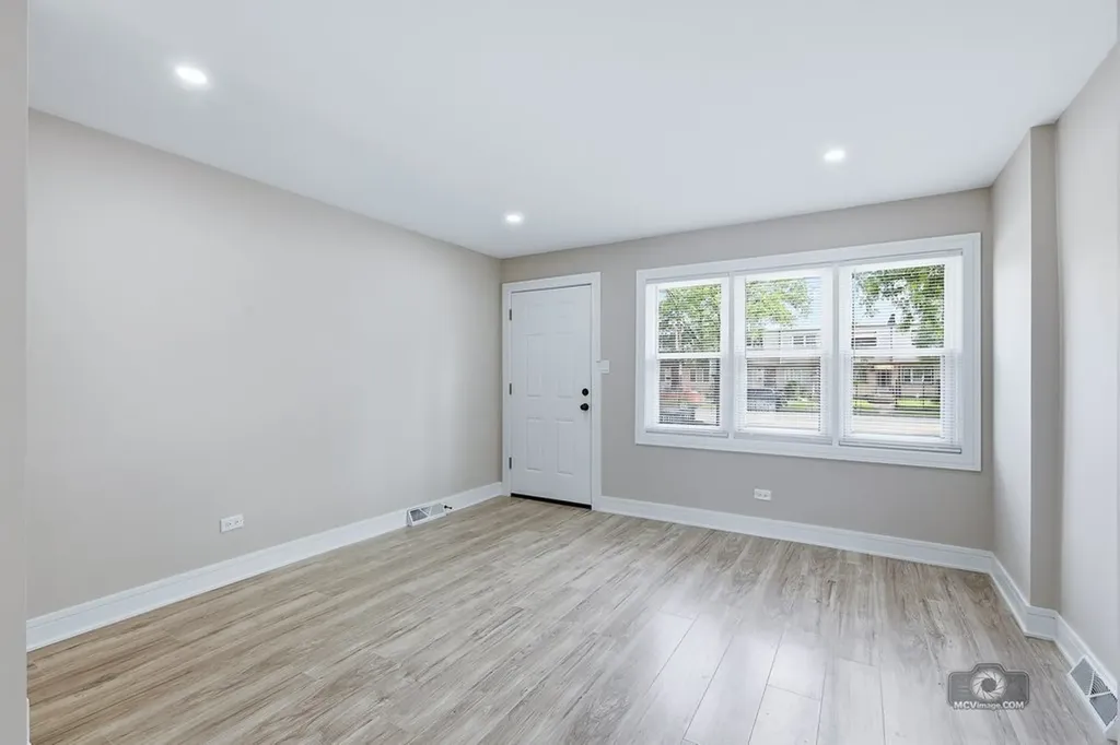 1050 West 87 Street Chicago IL 60620