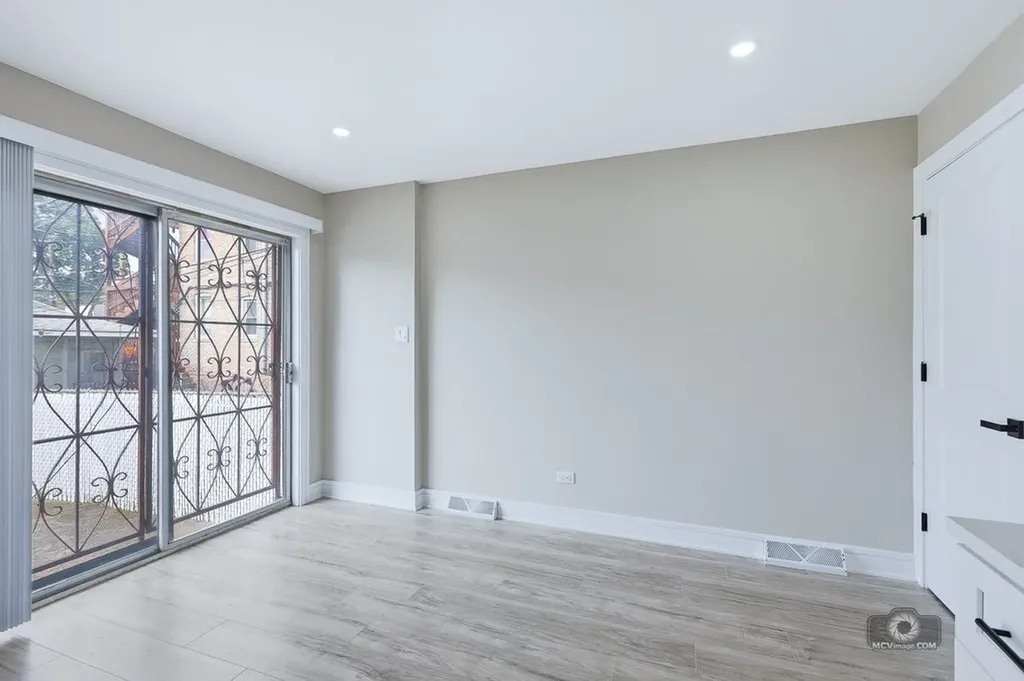 1050 West 87 Street Chicago IL 60620