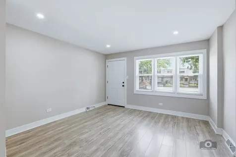 1050 West 87 Street Chicago IL 60620