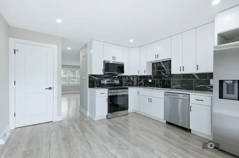 1050 West 87 Street Chicago IL 60620