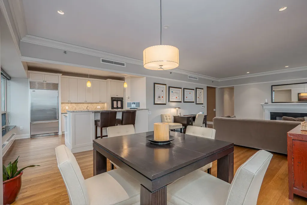 800 North Michigan Avenue Chicago IL 60611