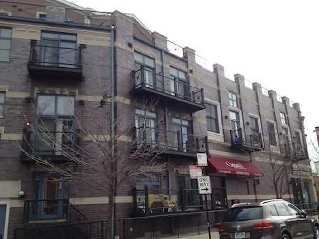 865 West Buckingham Place Chicago IL 60657