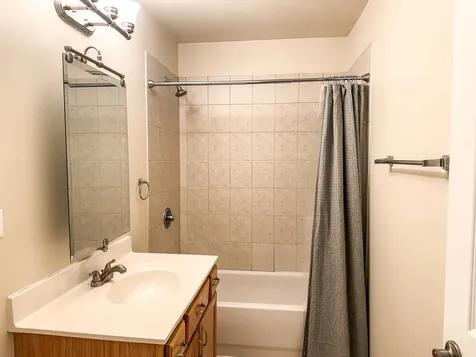 1221 North Honore Street Chicago IL 60622