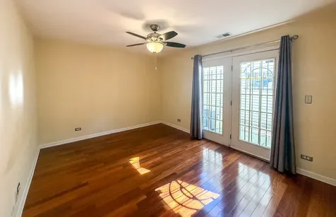1221 North Honore Street Chicago IL 60622