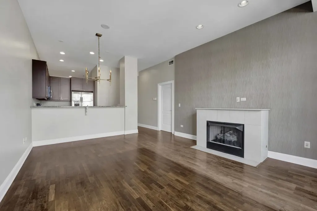101 West Superior Street Chicago IL 60654