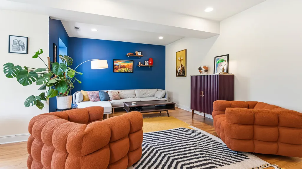1637 West Granville Avenue Chicago IL 60660