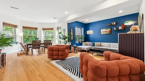 1637 West Granville Avenue Chicago IL 60660