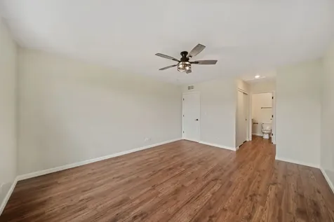 371 Mcgrath Drive Oswego IL 60543