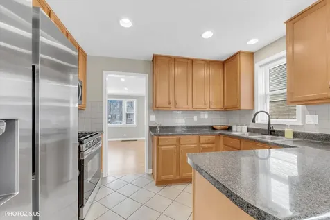 2112 Portsmouth Avenue Westchester IL 60154
