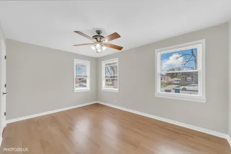 2112 Portsmouth Avenue Westchester IL 60154