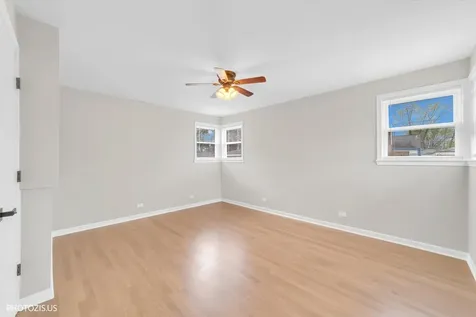 2112 Portsmouth Avenue Westchester IL 60154