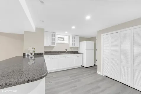 2112 Portsmouth Avenue Westchester IL 60154