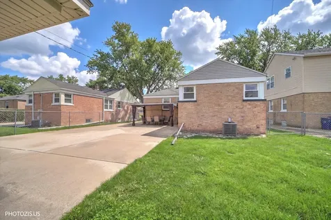 2112 Portsmouth Avenue Westchester IL 60154