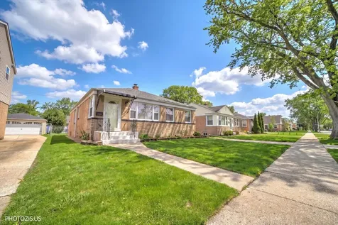 2112 Portsmouth Avenue Westchester IL 60154