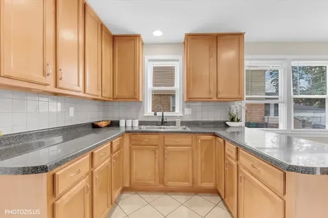 2112 Portsmouth Avenue Westchester IL 60154