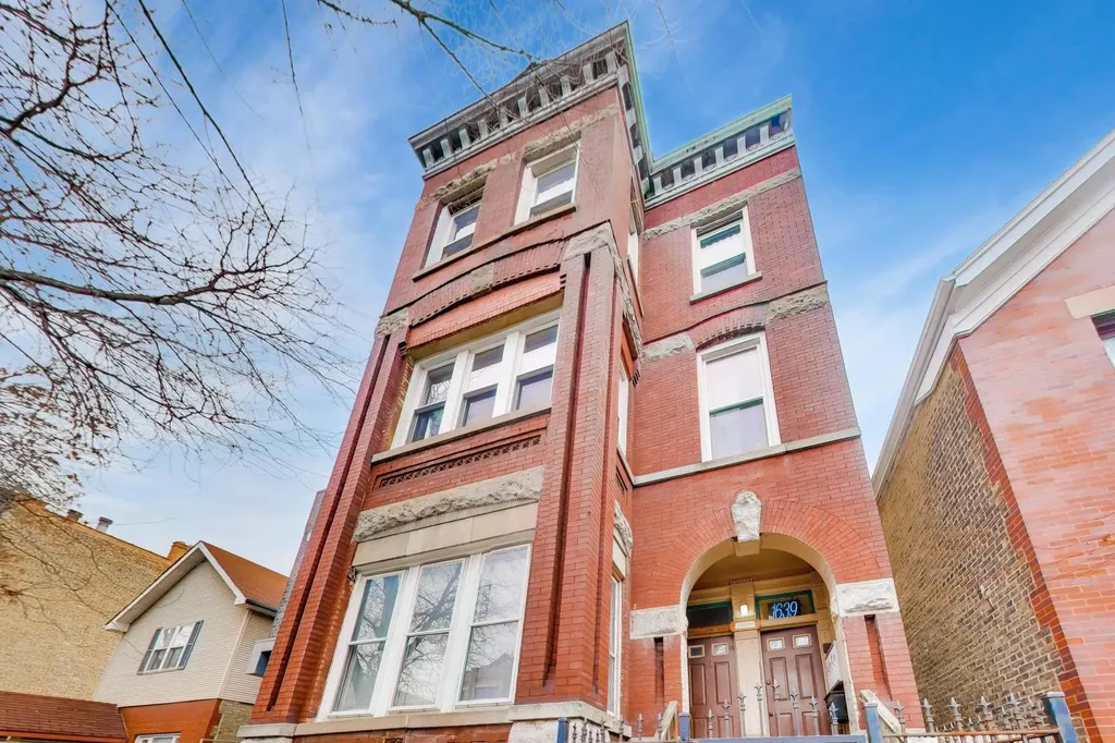 1639 North Claremont Avenue Chicago IL 60647