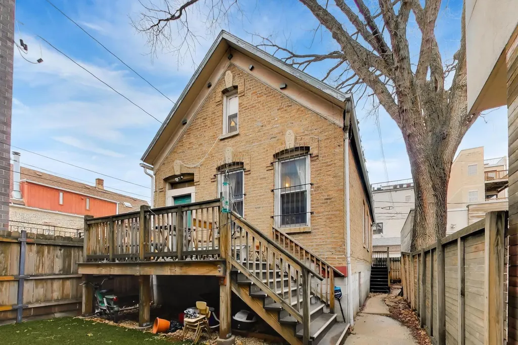1639 North Claremont Avenue Chicago IL 60647
