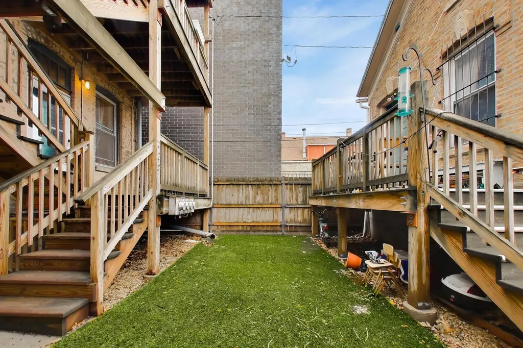 1639 North Claremont Avenue Chicago IL 60647