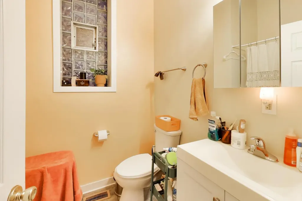 1639 North Claremont Avenue Chicago IL 60647