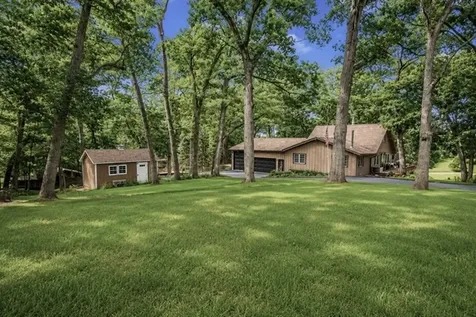 304 Wild Cherry Drive Dixon IL 61021