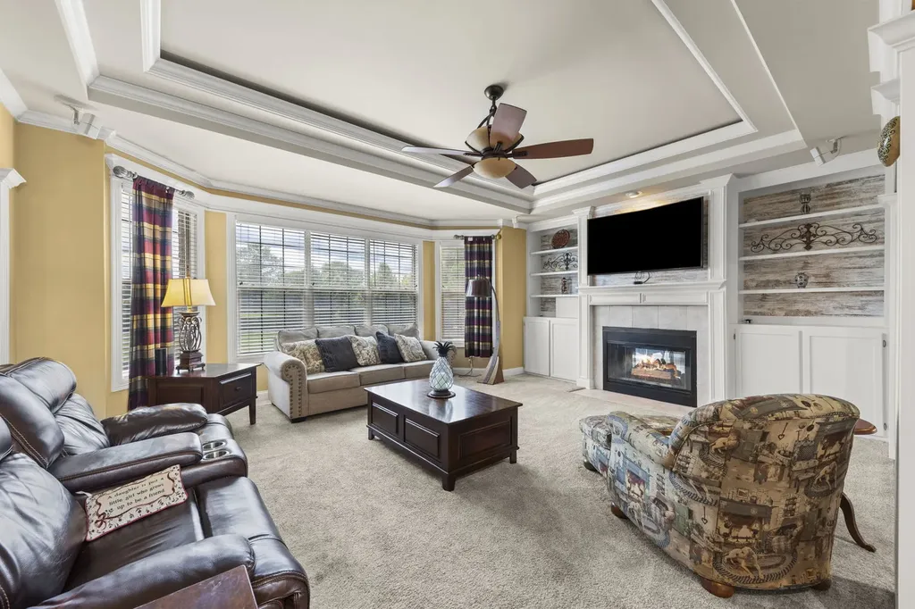 16022 South Selfridge Circle Plainfield IL 60586