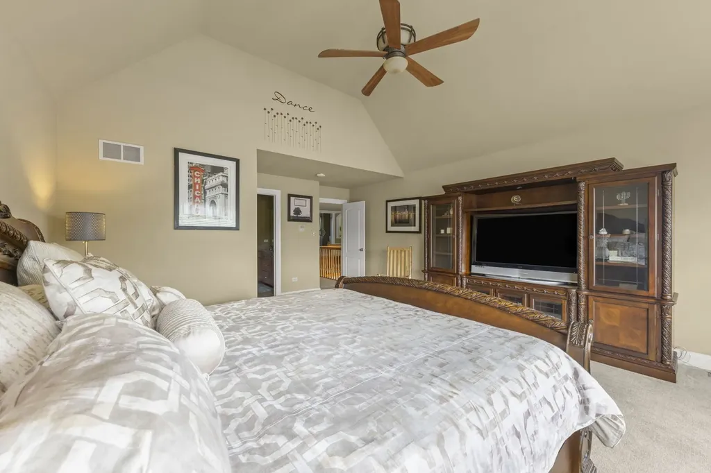 16022 South Selfridge Circle Plainfield IL 60586