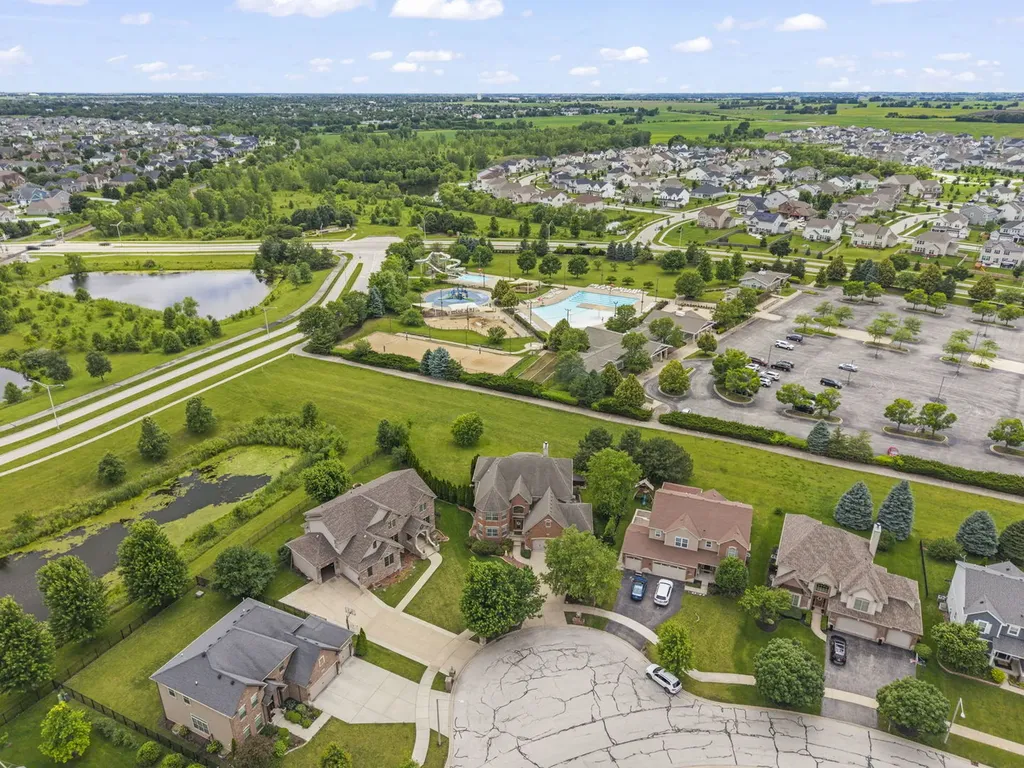 16022 South Selfridge Circle Plainfield IL 60586