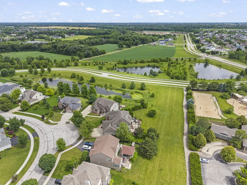 16022 South Selfridge Circle Plainfield IL 60586