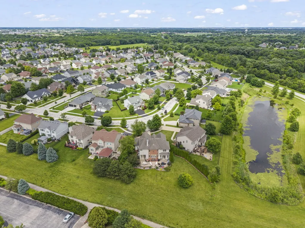 16022 South Selfridge Circle Plainfield IL 60586