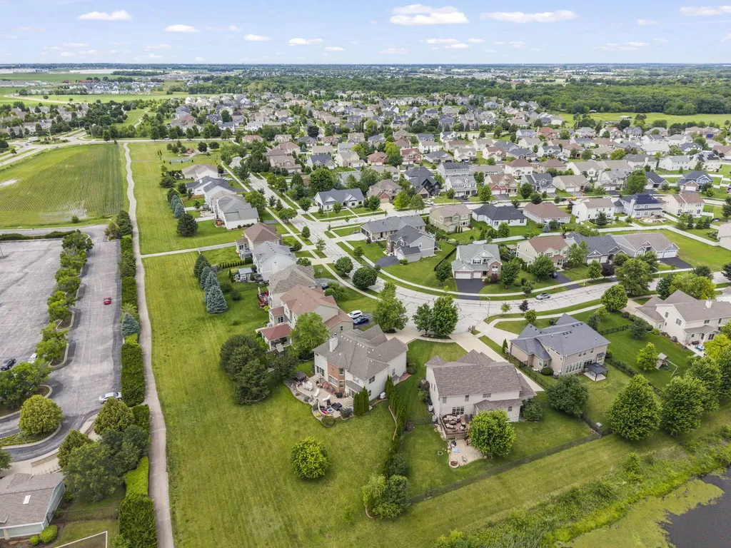 16022 South Selfridge Circle Plainfield IL 60586