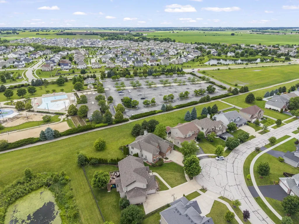 16022 South Selfridge Circle Plainfield IL 60586
