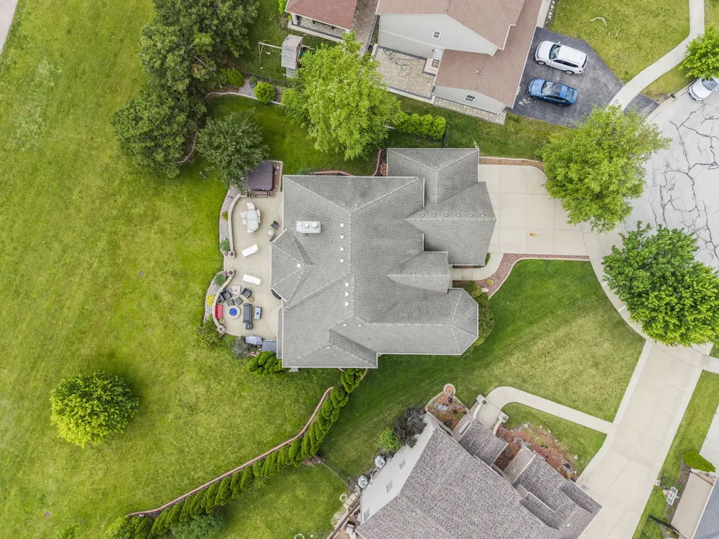 16022 South Selfridge Circle Plainfield IL 60586