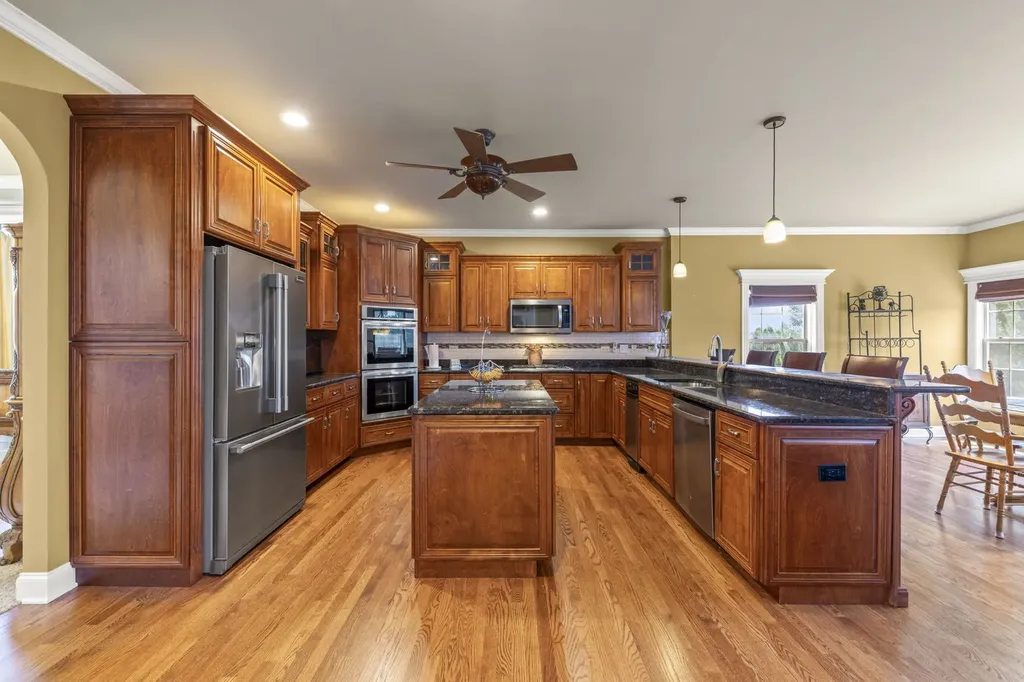 16022 South Selfridge Circle Plainfield IL 60586