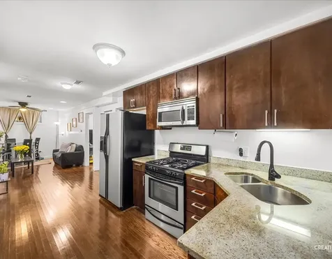 3335 West Byron Street Chicago IL 60618