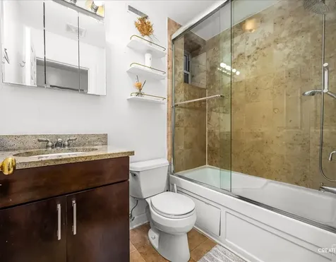 3335 West Byron Street Chicago IL 60618