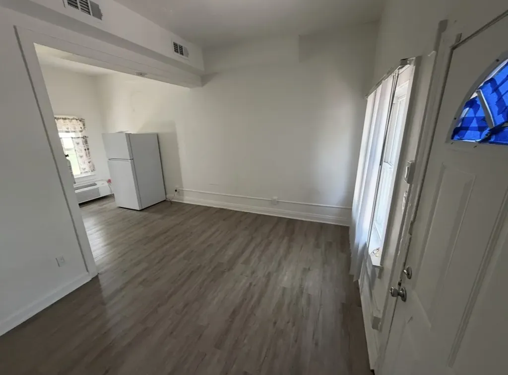 17104 Wentworth Avenue Lansing IL 60438