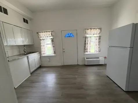 17104 Wentworth Avenue Lansing IL 60438