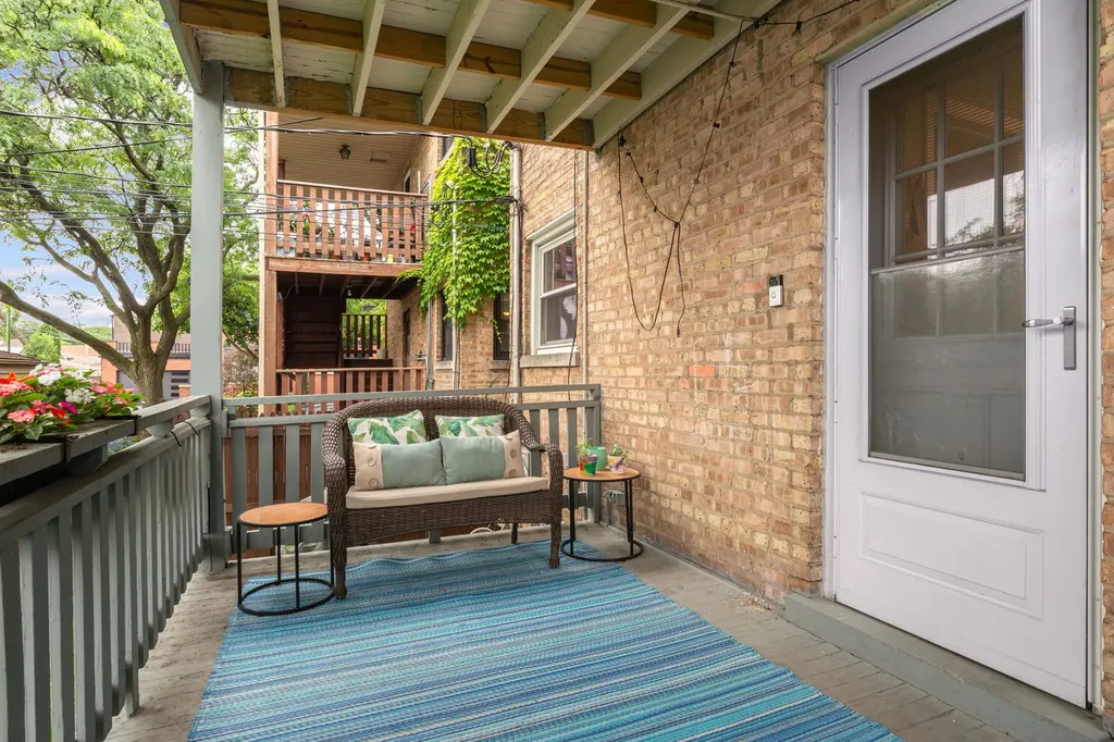 5754 North Christiana Avenue Chicago IL 60659