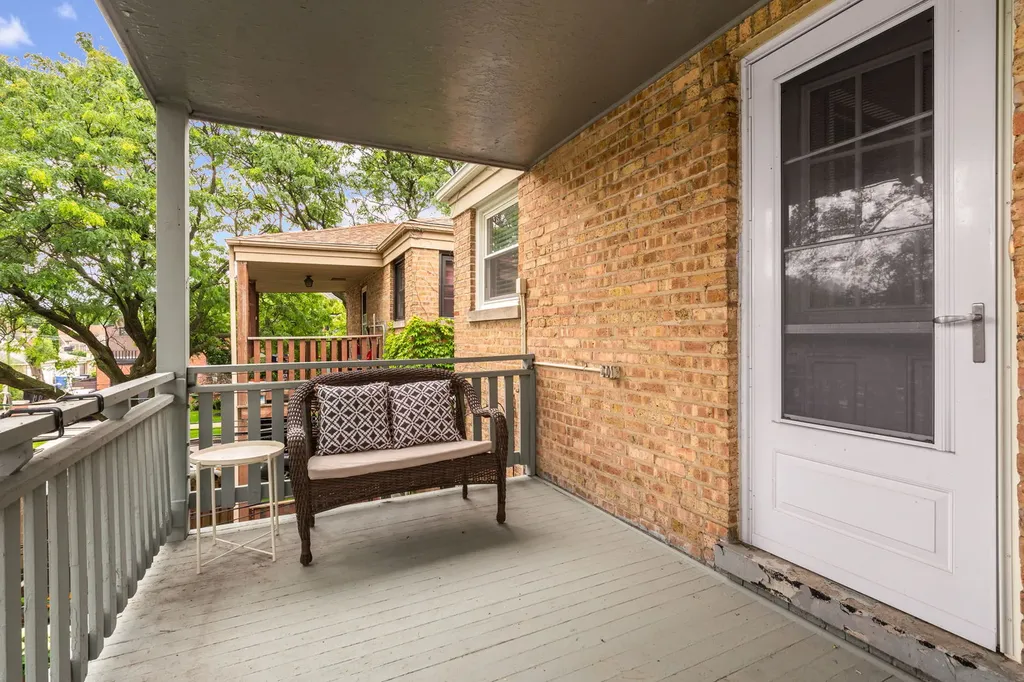 5754 North Christiana Avenue Chicago IL 60659