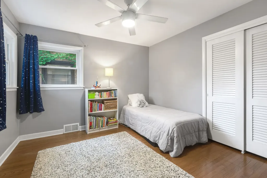 5754 North Christiana Avenue Chicago IL 60659