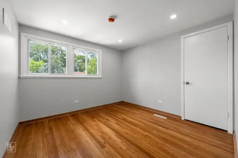 14825 Parkside Avenue Oak Forest IL 60452