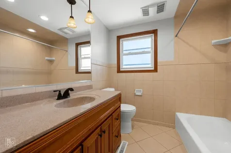 14825 Parkside Avenue Oak Forest IL 60452