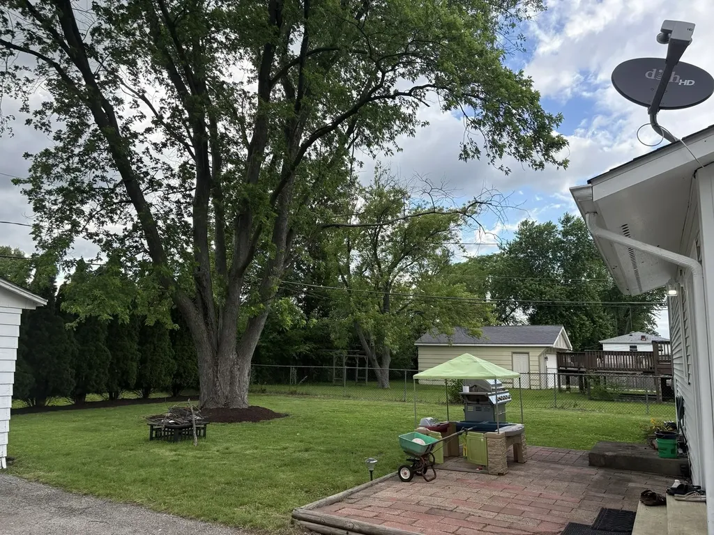 5S334 Stewart Drive Naperville IL 60563