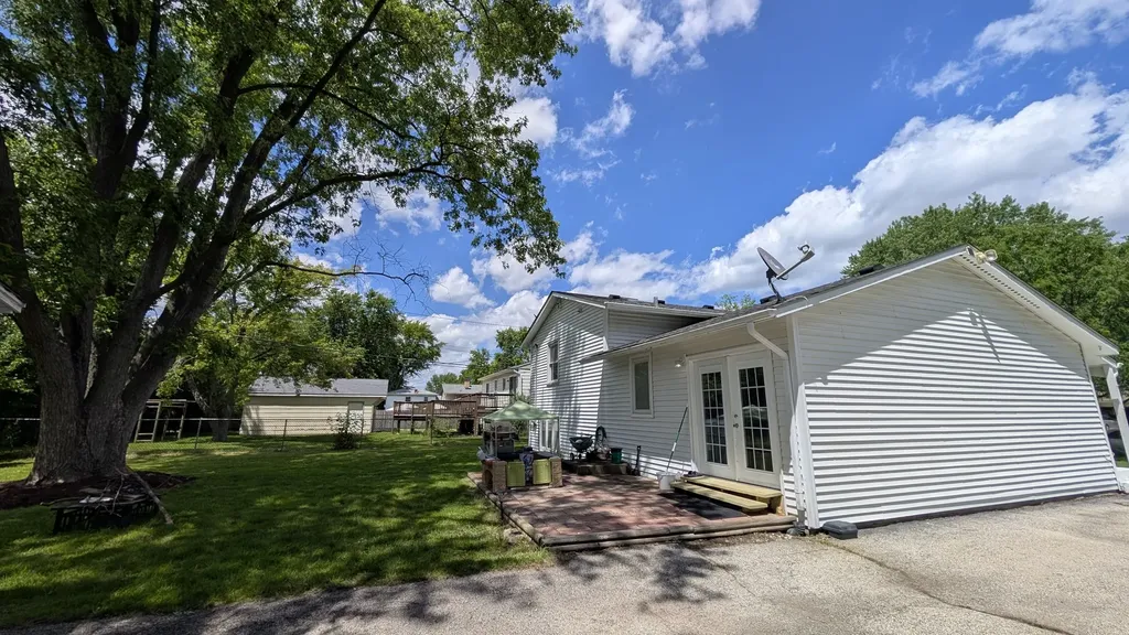 5S334 Stewart Drive Naperville IL 60563
