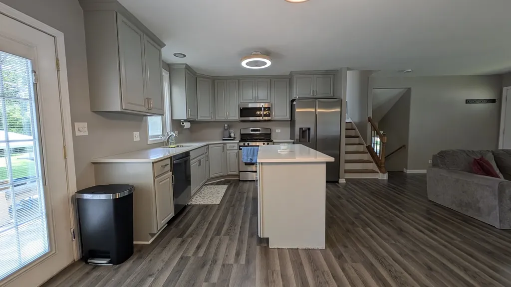 5S334 Stewart Drive Naperville IL 60563
